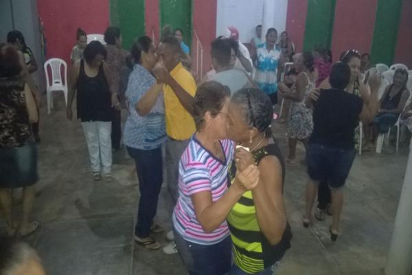 Sexta-feira de muito forró Para os idosos de Amarante - Imagem 2