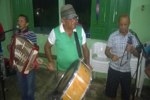 Sexta-feira de muito forró Para os idosos de Amarante - Imagem 4