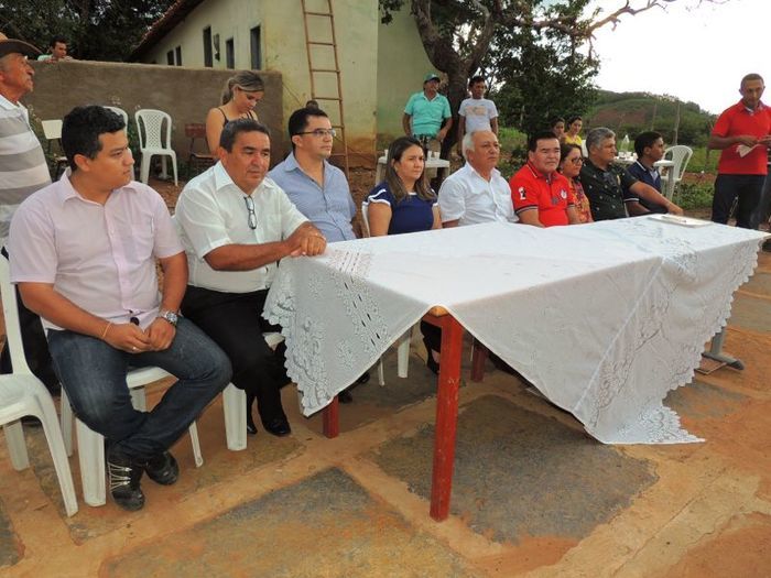 Prefeita inaugura sistema de abastecimento d'água na zona rural - Imagem 14