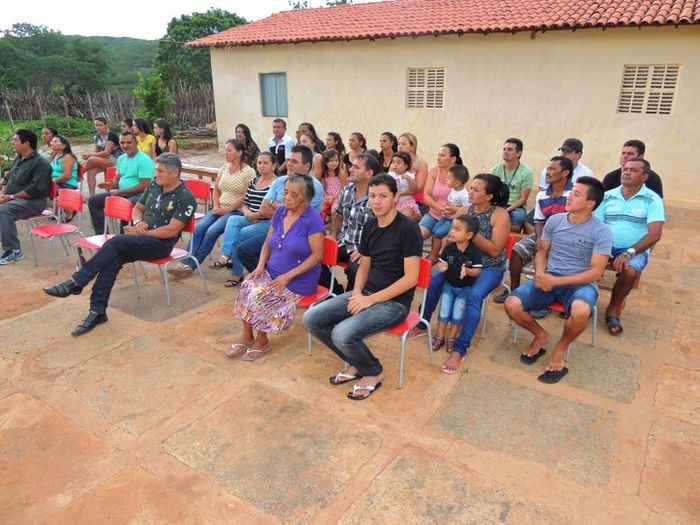 Prefeita inaugura sistema de abastecimento d'água na zona rural - Imagem 13
