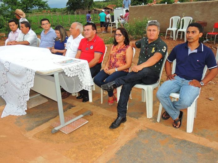 Prefeita inaugura sistema de abastecimento d'água na zona rural - Imagem 15