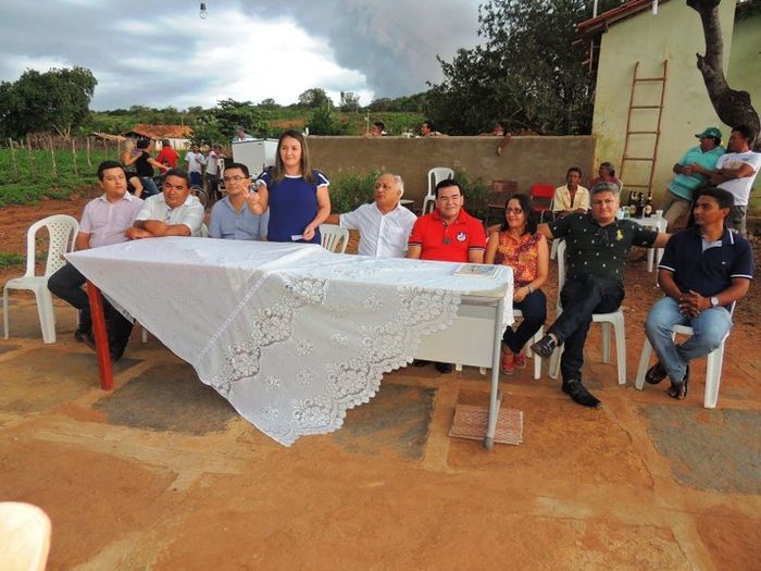 Prefeita inaugura sistema de abastecimento d'água na zona rural - Imagem 22