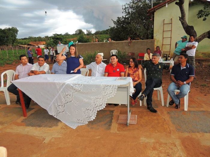 Prefeita inaugura sistema de abastecimento d'água na zona rural - Imagem 21
