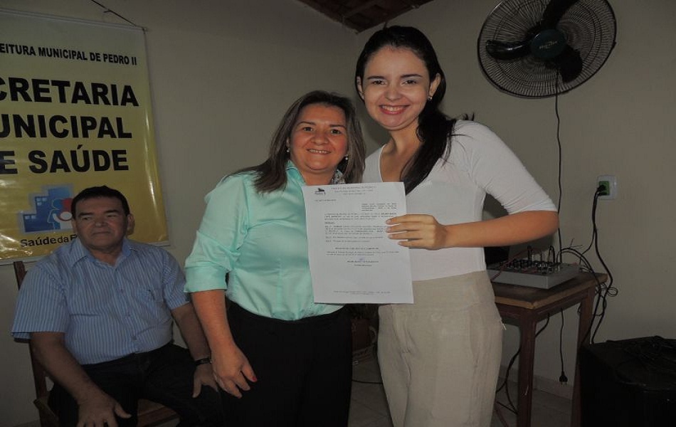 Empossados mais servidores aprovados em concurso público