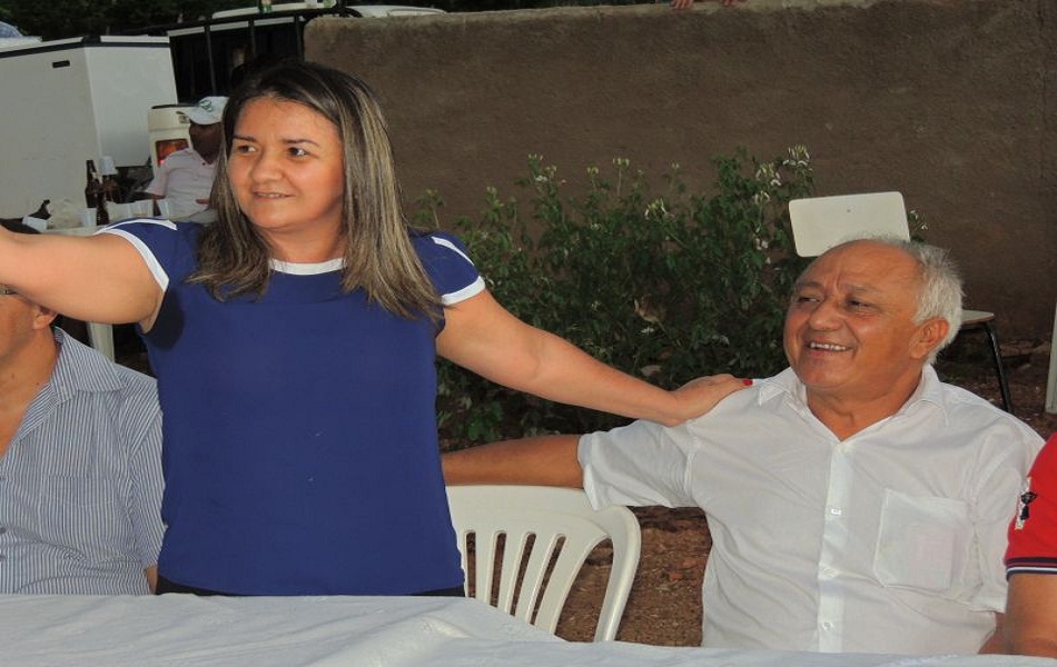 Prefeita inaugura sistema de abastecimento d'água na zona rural