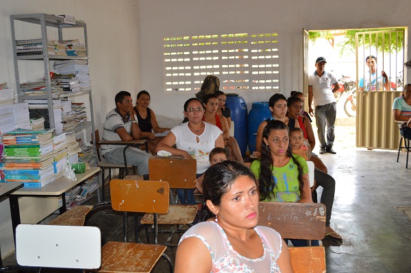 Alunos da U.E Plágida de França recebem livros didáticos para a Educação Infantil   - Imagem 8