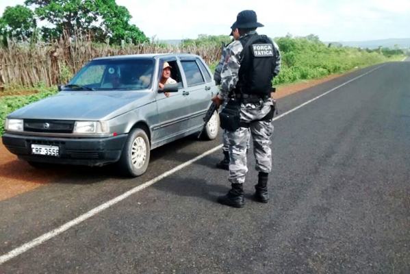 PM monta barreira em áreas estratégicas de Campo Maior  - Imagem 3