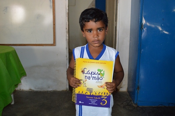 Alunos da U.E Plágida de França recebem livros didáticos para a Educação Infantil   - Imagem 1