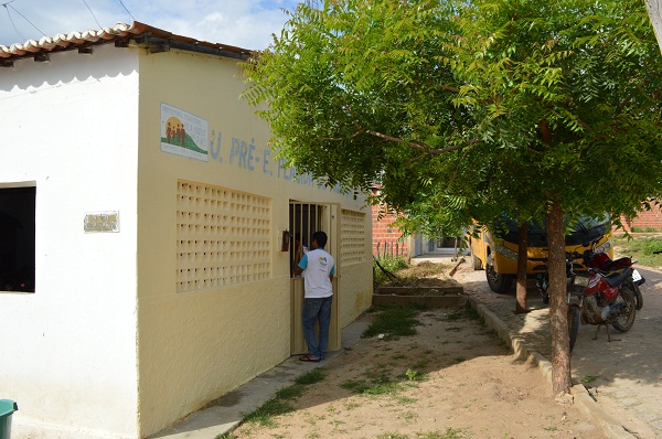Alunos da U.E Plágida de França recebem livros didáticos para a Educação Infantil   - Imagem 17