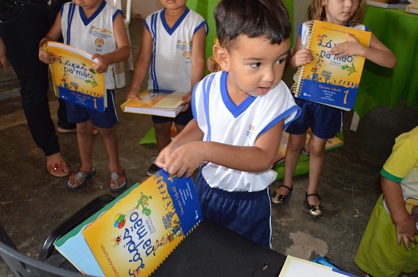 Alunos da U.E Plágida de França recebem livros didáticos para a Educação Infantil   - Imagem 28
