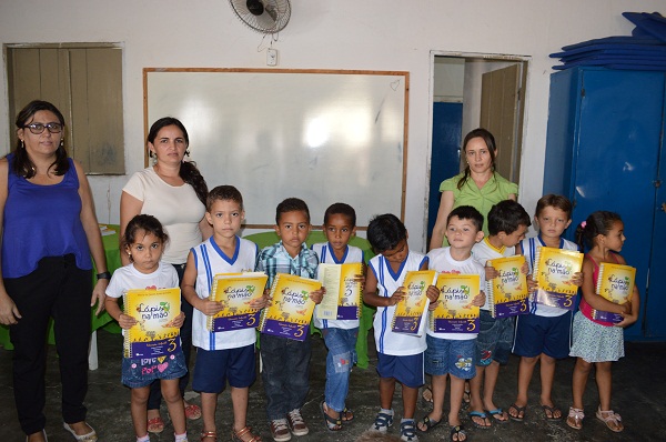 Alunos da U.E Plágida de França recebem livros didáticos para a Educação Infantil   - Imagem 29