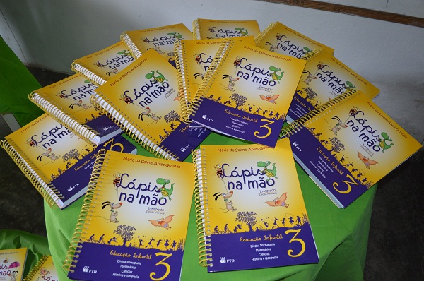 Alunos da U.E Plágida de França recebem livros didáticos para a Educação Infantil   - Imagem 7