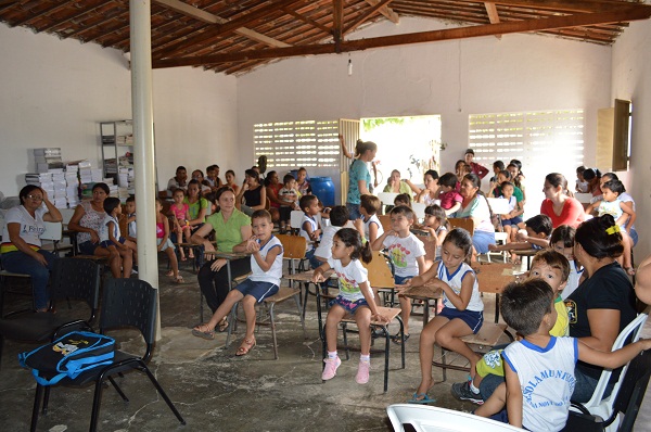 Alunos da U.E Plágida de França recebem livros didáticos para a Educação Infantil   - Imagem 18
