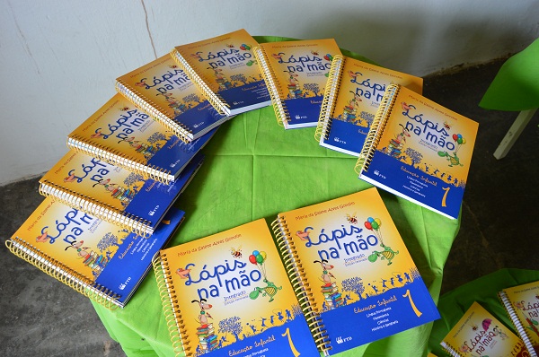 Alunos da U.E Plágida de França recebem livros didáticos para a Educação Infantil   - Imagem 5