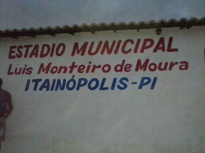 Esportes - Dado o início do Campeonato Municipal de Futebol de 2015, com dois jogos realizados no novo Estádio Municipal “Luís Monteiro de Moura”. - Imagem 16