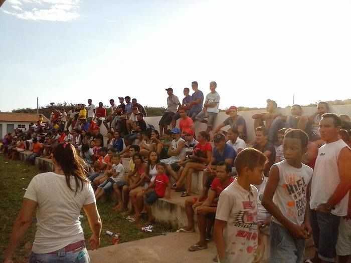 Esportes - Dado o início do Campeonato Municipal de Futebol de 2015, com dois jogos realizados no novo Estádio Municipal “Luís Monteiro de Moura”. - Imagem 6