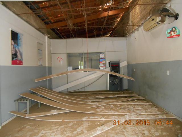 Bandidos explodem caixa eletrônico na cidade de Ipiranga - Imagem 3