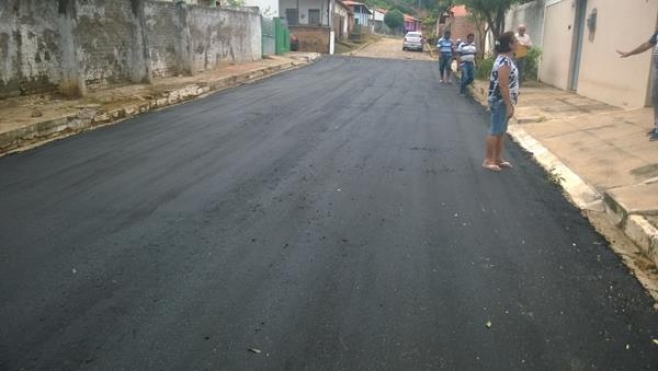 Prefeito Luiz Neto visita obras de pavimentação no centro de Amarante - Imagem 3