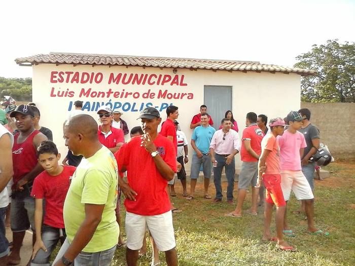 Esportes - Dado o início do Campeonato Municipal de Futebol de 2015, com dois jogos realizados no novo Estádio Municipal “Luís Monteiro de Moura”. - Imagem 8