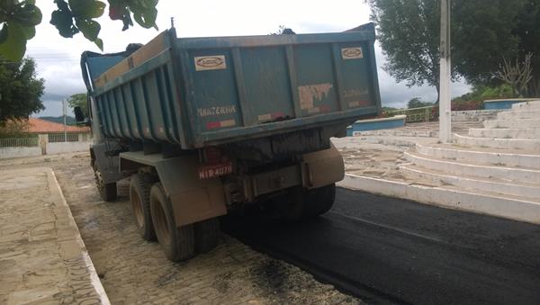 Prefeito Luiz Neto visita obras de pavimentação no centro de Amarante - Imagem 10