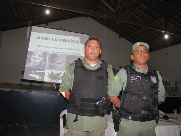 Comandante de Polícia ministra palestra sobre drogas e alcoolismo em projeto do Projovem  - Imagem 10