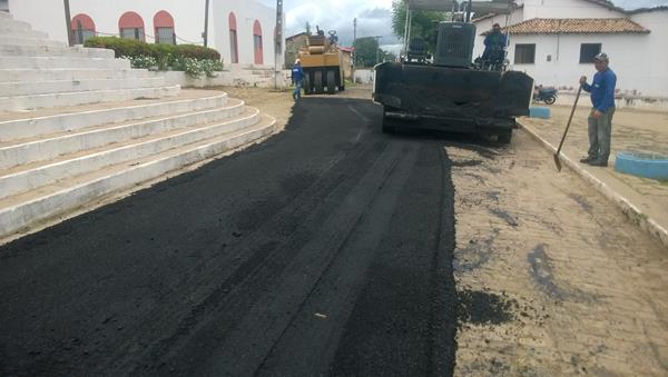 Prefeito Luiz Neto visita obras de pavimentação no centro de Amarante - Imagem 8