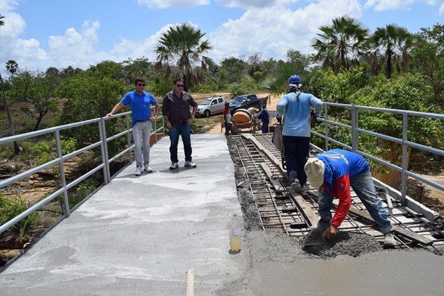 Prefeitura de Floriano inicia extenso programa de obras no município  - Imagem 1