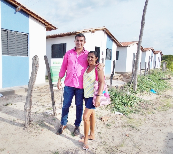 Prefeito Antônio Parambú entrega 15 casas do Programa Minha Casa Minha Vida 2 - Imagem 4