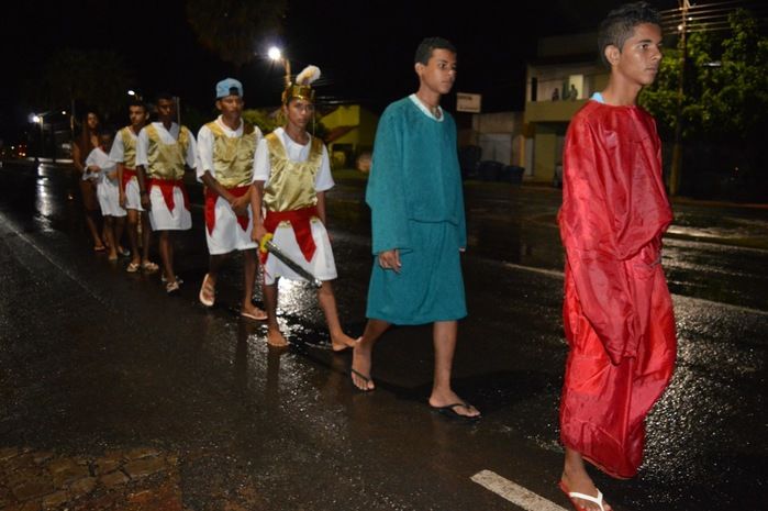 Jovens ensaiam na Rua a 6ª edição da Paixão de Cristo   - Imagem 23
