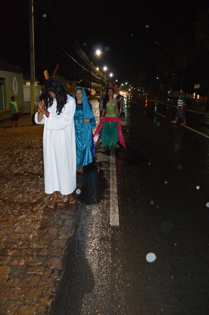 Jovens ensaiam na Rua a 6ª edição da Paixão de Cristo   - Imagem 1