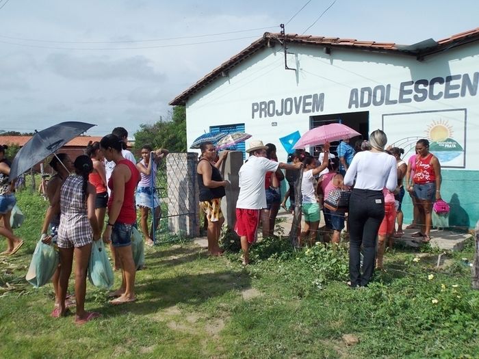 Secretaria de Assistência Social faz distribuição de alimentos para as famílias cadastradas no Programa Bolsa Família   - Imagem 8