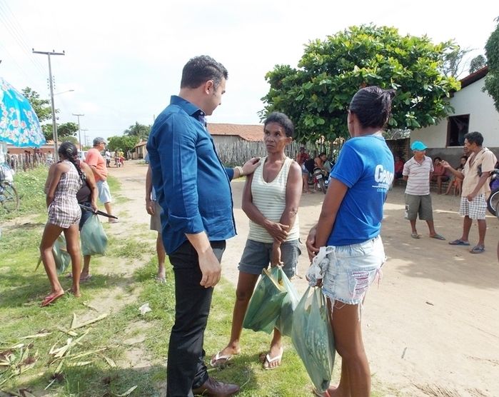 Secretaria de Assistência Social faz distribuição de alimentos para as famílias cadastradas no Programa Bolsa Família   - Imagem 2