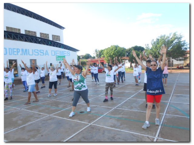 Caminhada em Comemoração ao dia Internacional da Mulher  - Imagem 6