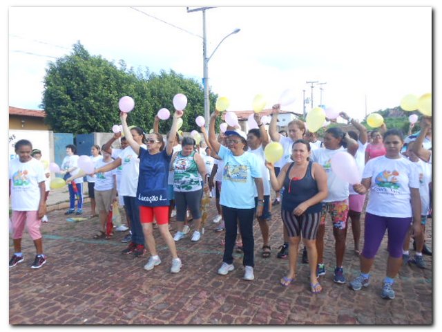Caminhada em Comemoração ao dia Internacional da Mulher  - Imagem 12
