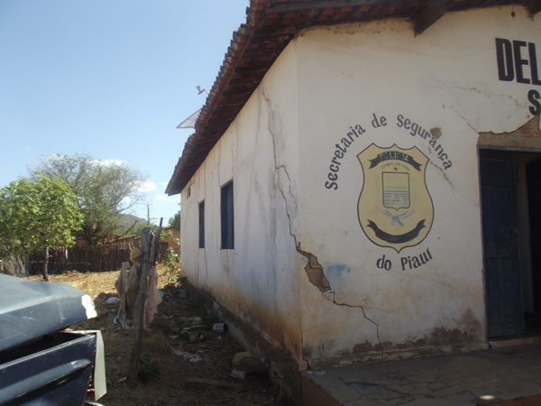 Delegacia de Santa Rosa do Piauí corre risco de desabar - Imagem 4