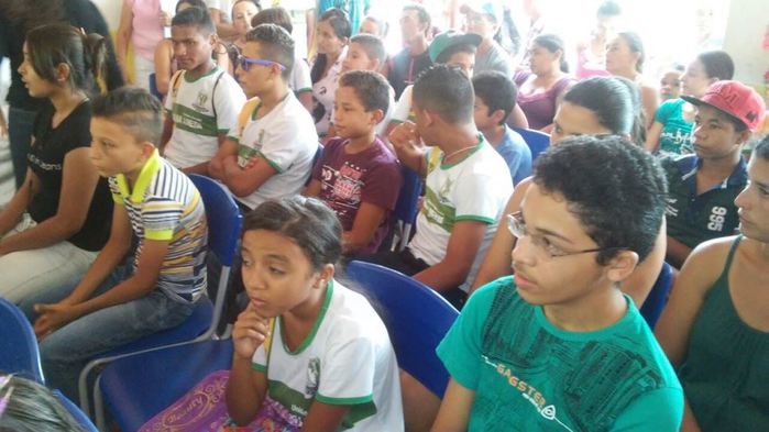 Escolas Municipais de Boa Hora recebem famílias dos alunos em primeiro dia de aula do ano letivo de 2015 - Imagem 2