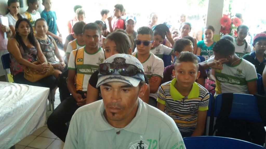 Escolas Municipais de Boa Hora recebem famílias dos alunos em primeiro dia de aula do ano letivo de 2015