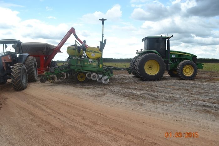 Começa plantio de Soja na Fazenda São Luiz, em Boa Hora. - Imagem 15
