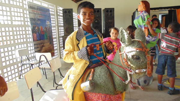 Caravana de teatro Cassimiro côco realiza oficinas de teatro e fazer show em Santo Inácio  - Imagem 32