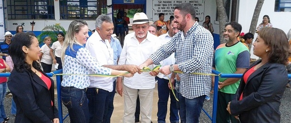 Prefeito Lukano Sá inaugura piscina no Clube da Melhor Idade de Oeiras
