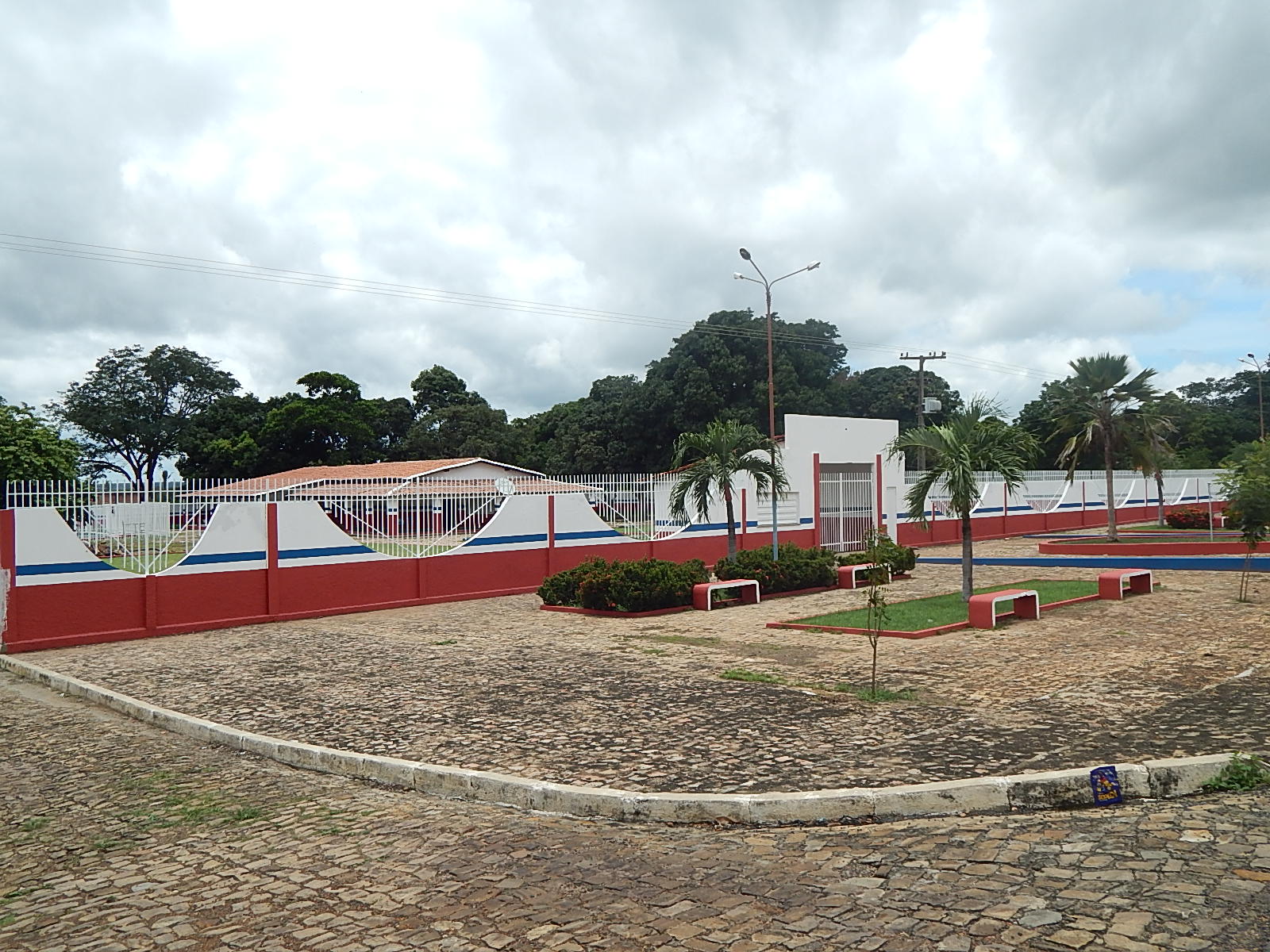 Prefeitura conclui a reforma da Escola Leda Napoleão