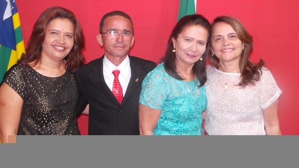 Vice-prefeita Lucia Lacerda assume prefeitura de Pimenteiras - Imagem 39