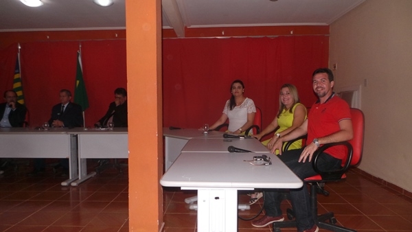 Vice-prefeita Lucia Lacerda assume prefeitura de Pimenteiras - Imagem 9