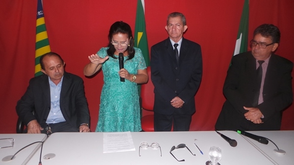 Vice-prefeita Lucia Lacerda assume prefeitura de Pimenteiras - Imagem 7