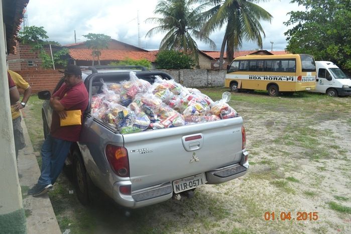 Prefeito Zé Resende entrega mais de 2600 cestas a famílias carentes de Boa Hora - Imagem 8
