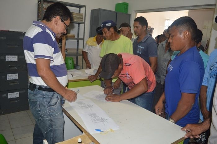 Prefeitura realiza pagamento das diárias para mais de 500 homens do roço das ruas. - Imagem 11