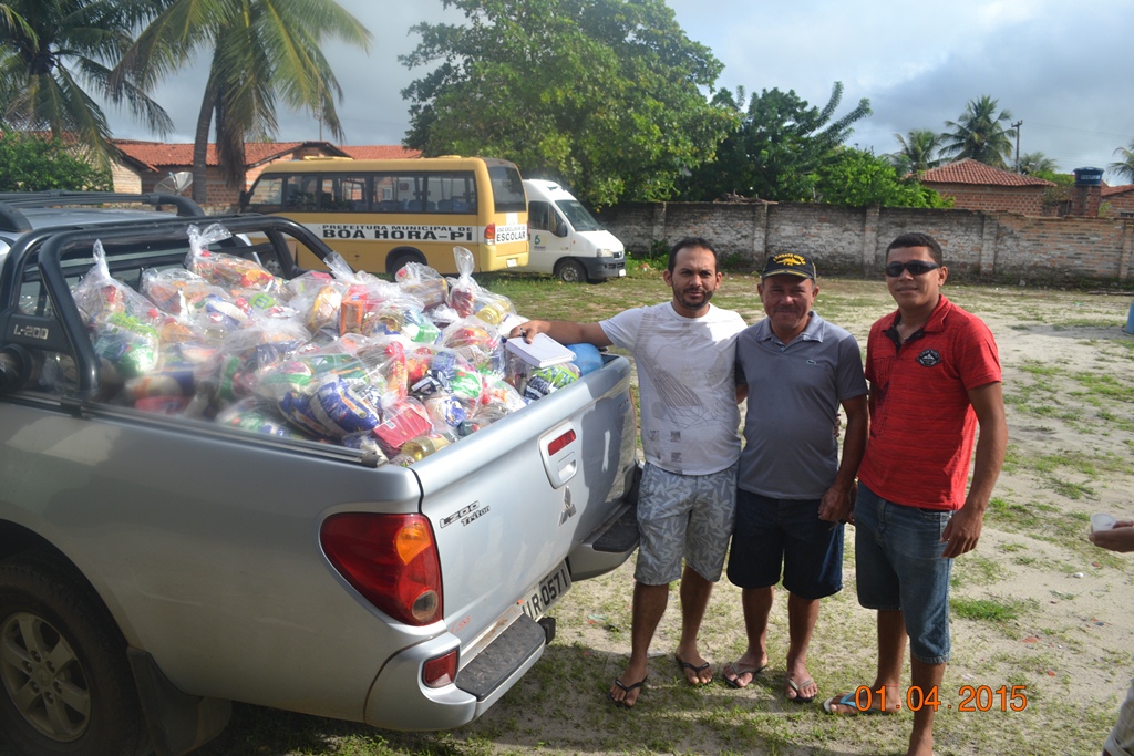 Prefeito Zé Resende entrega mais de 2600 cestas a famílias carentes de Boa Hora