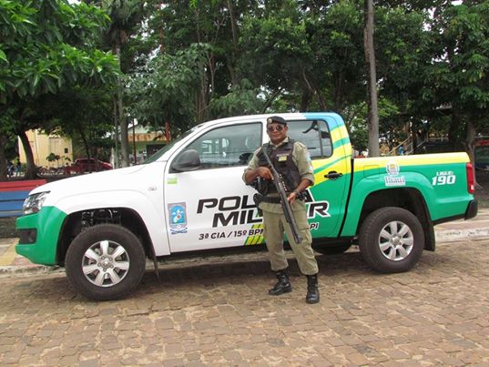 Secretário de Segurança do estado entrega viatura nova para PM de Barras - Imagem 2