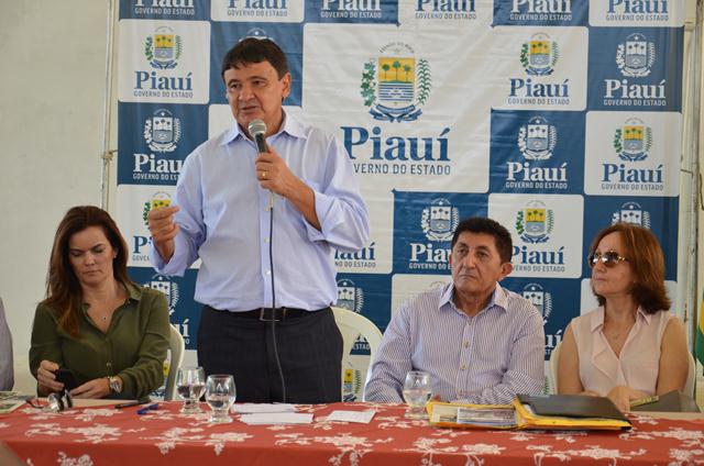 Governador Inaugura Obras em Ipiranga do Piauí - Imagem 129