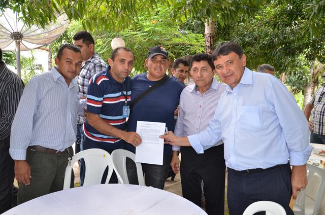 Governador Inaugura Obras em Ipiranga do Piauí - Imagem 137